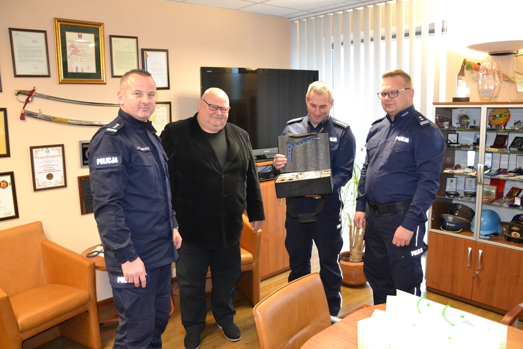 Komenda Miejska Policji W Krośnie Komenda Miejska Policji w Nowym Sączu wzbogaciła się o nowy sprzęt